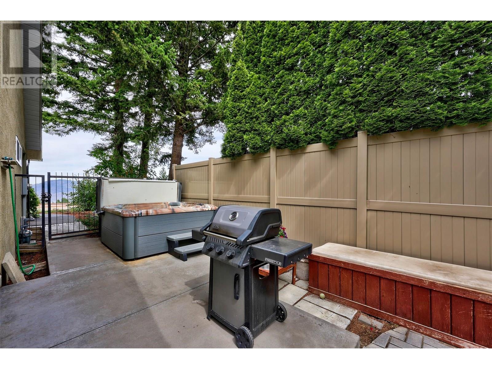 Photo 3 of 2175 Westerdale Court, Kamloops BC