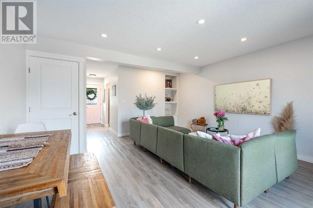 Single Family House for Sale in  Bow Trail SW Rosscarrock Calgary 