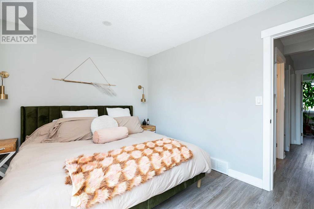 Single Family House for Sale in  Bow Trail SW Rosscarrock Calgary 