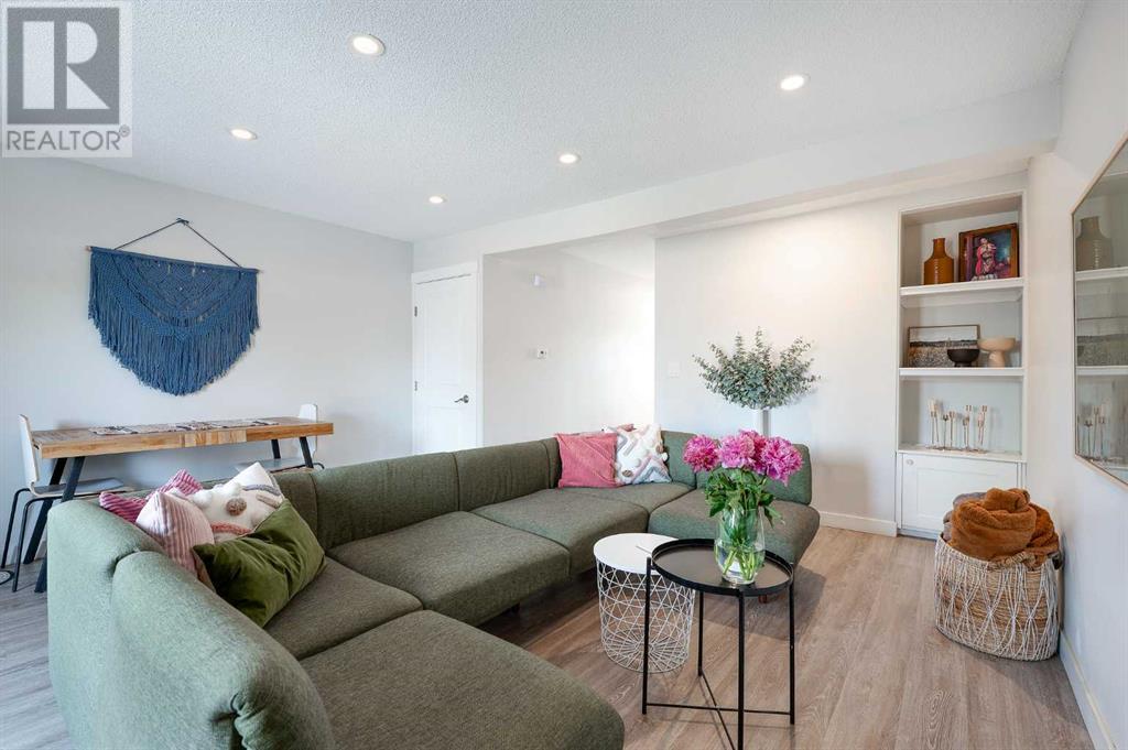 Single Family House for Sale in  Bow Trail SW Rosscarrock Calgary 
