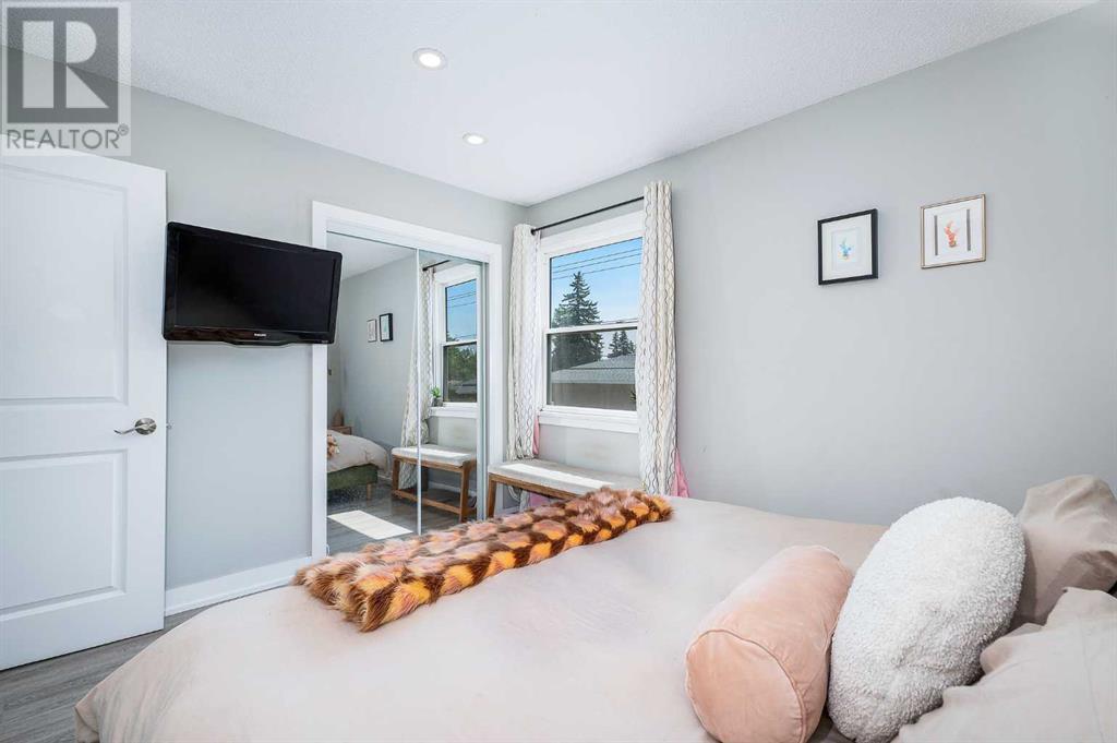Single Family House for Sale in  Bow Trail SW Rosscarrock Calgary 