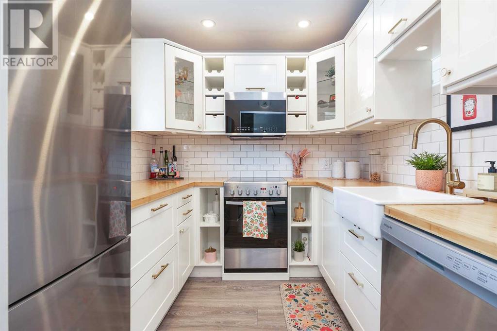 Single Family House for Sale in  Bow Trail SW Rosscarrock Calgary 