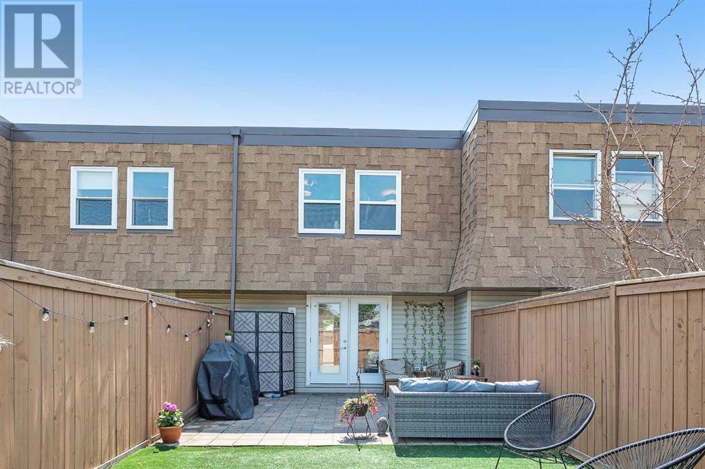 4407 Bow Trail SW, Calgary, Alberta