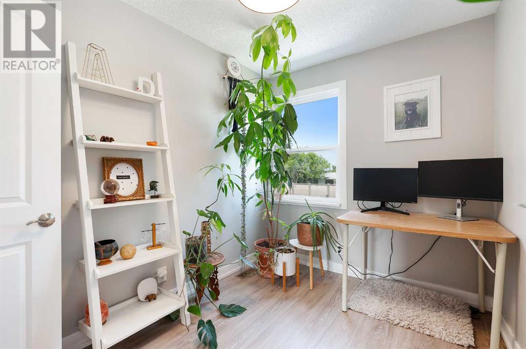 Single Family House for Sale in  Bow Trail SW Rosscarrock Calgary 