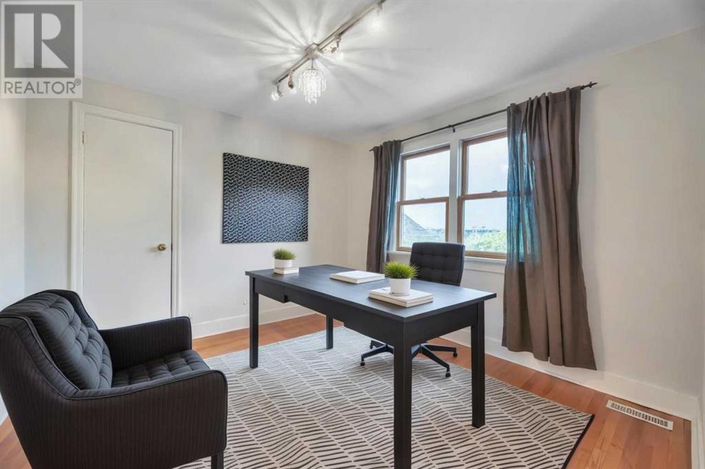 Single Family House for Sale in  Scarboro Avenue SW Scarboro Calgary 