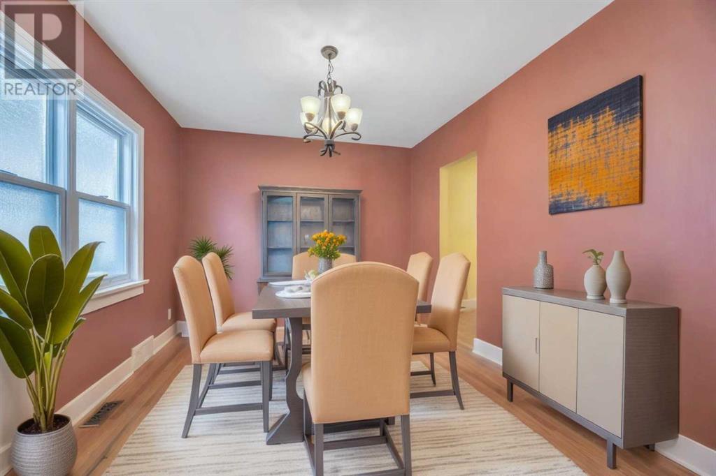 Single Family House for Sale in  Scarboro Avenue SW Scarboro Calgary 