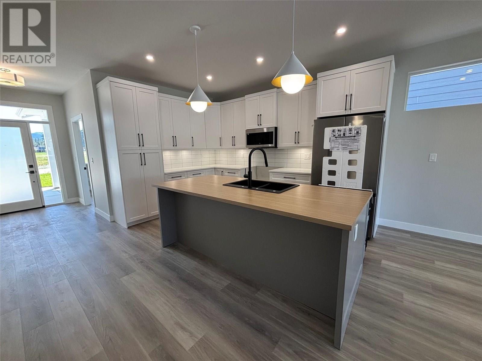 575 Meadowlark Avenue, Vernon