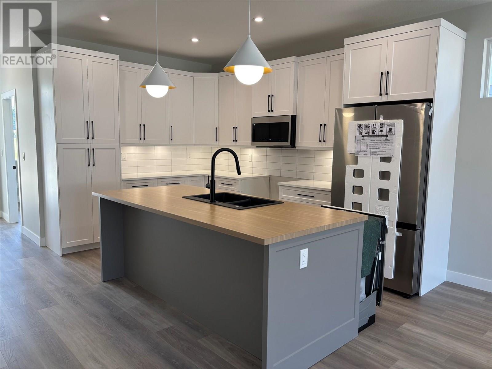 575 Meadowlark Avenue, Vernon