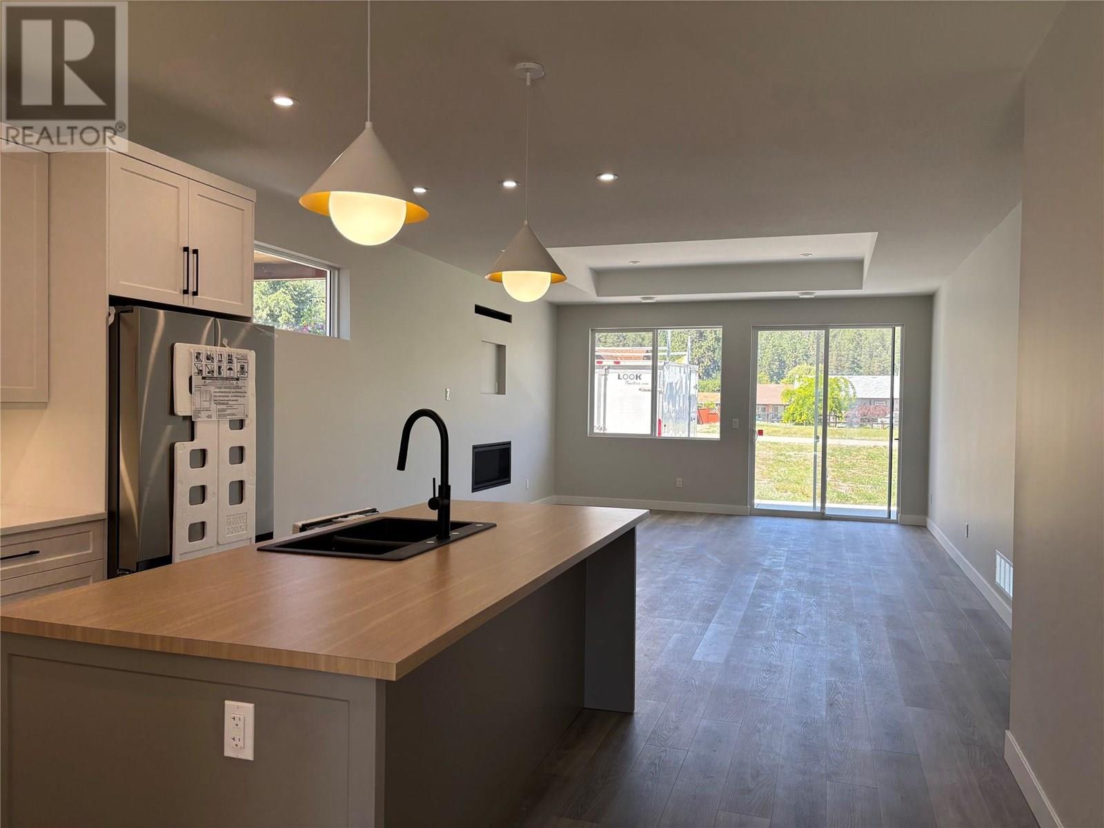 575 Meadowlark Avenue, Vernon