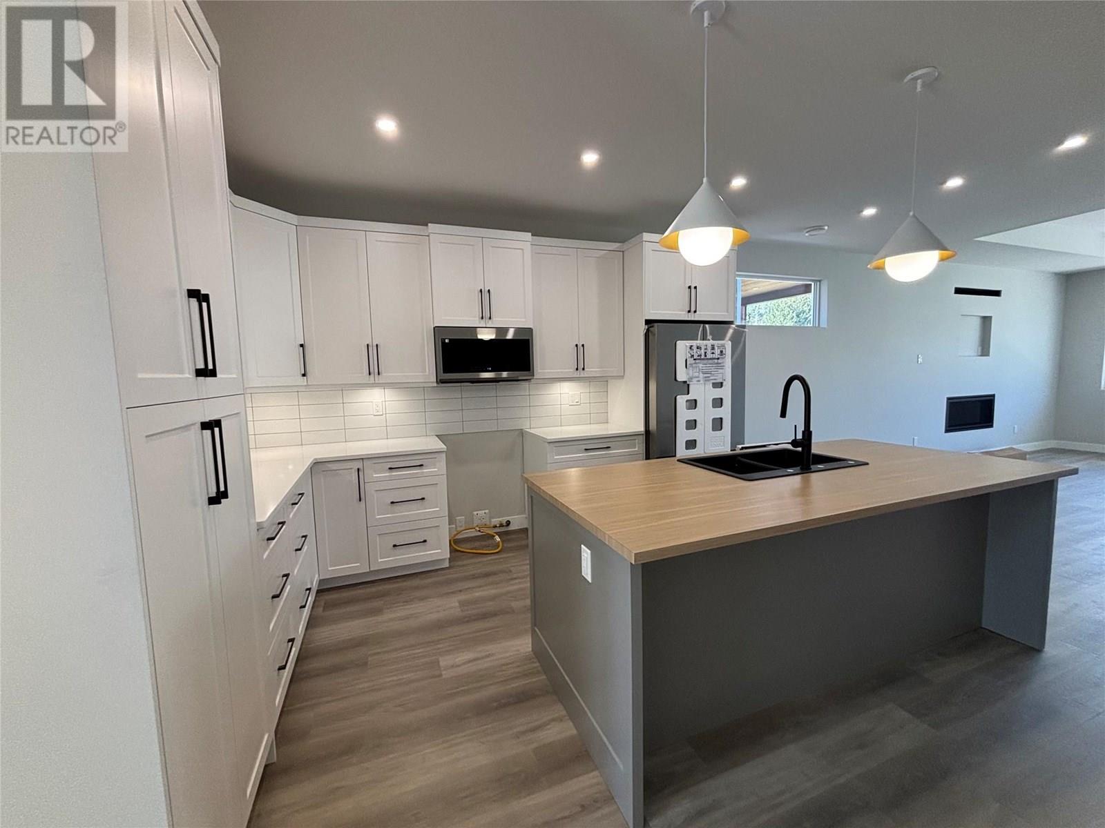 575 Meadowlark Avenue, Vernon
