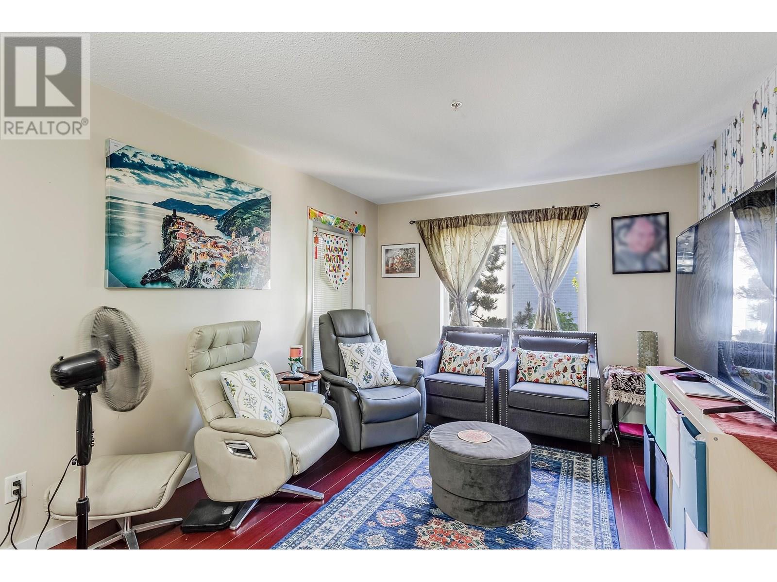 Photo 3 of 2312 244 Sherbrooke Street, New Westminster BC