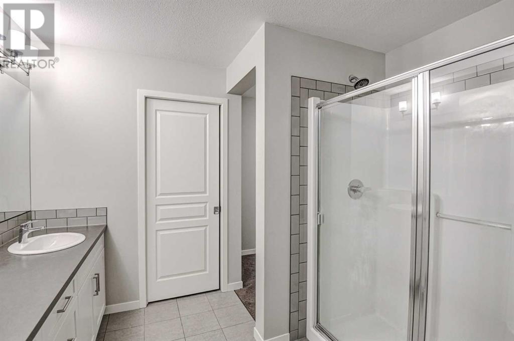 Photo 10 of 195 Masters Avenue Se, Calgary AB