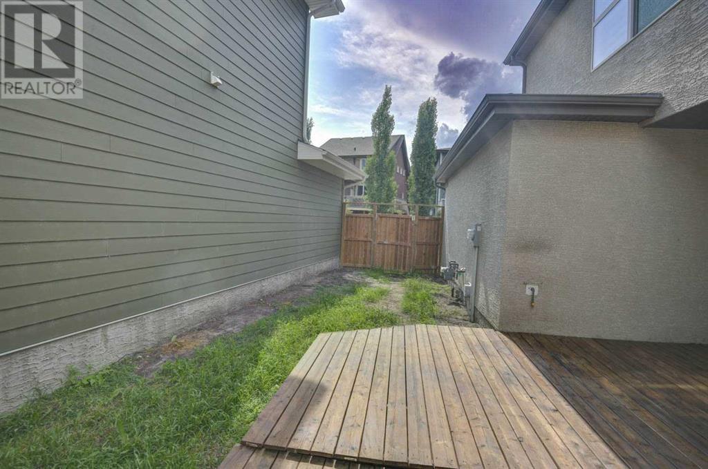 Photo 3 of 195 Masters Avenue Se, Calgary AB
