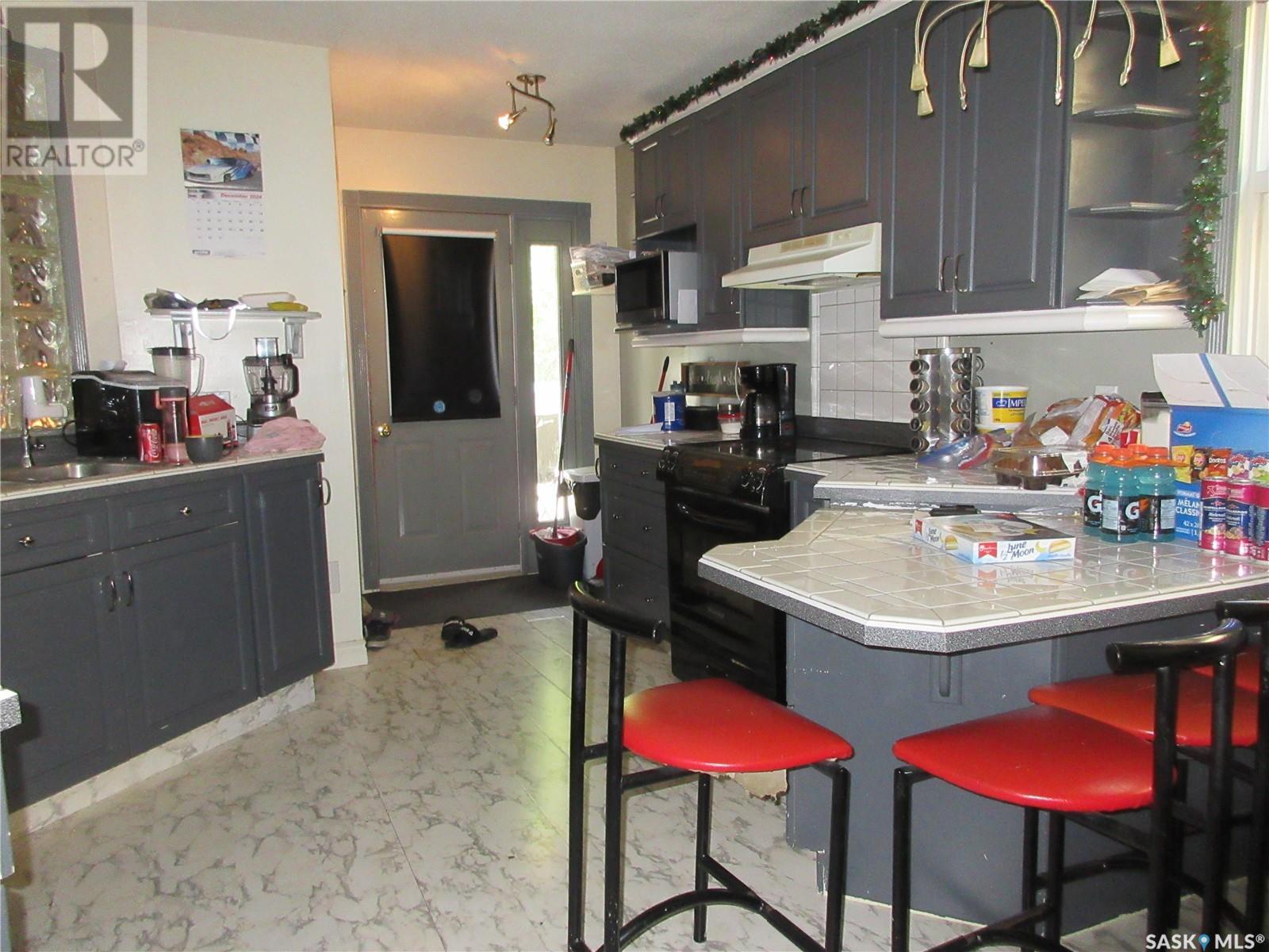 Photo 3 of 1341 Lacon Street, Regina SK