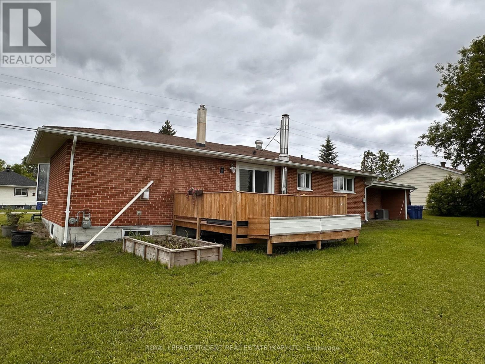 Photo 37 of 17 Ash Street, Kapuskasing ON