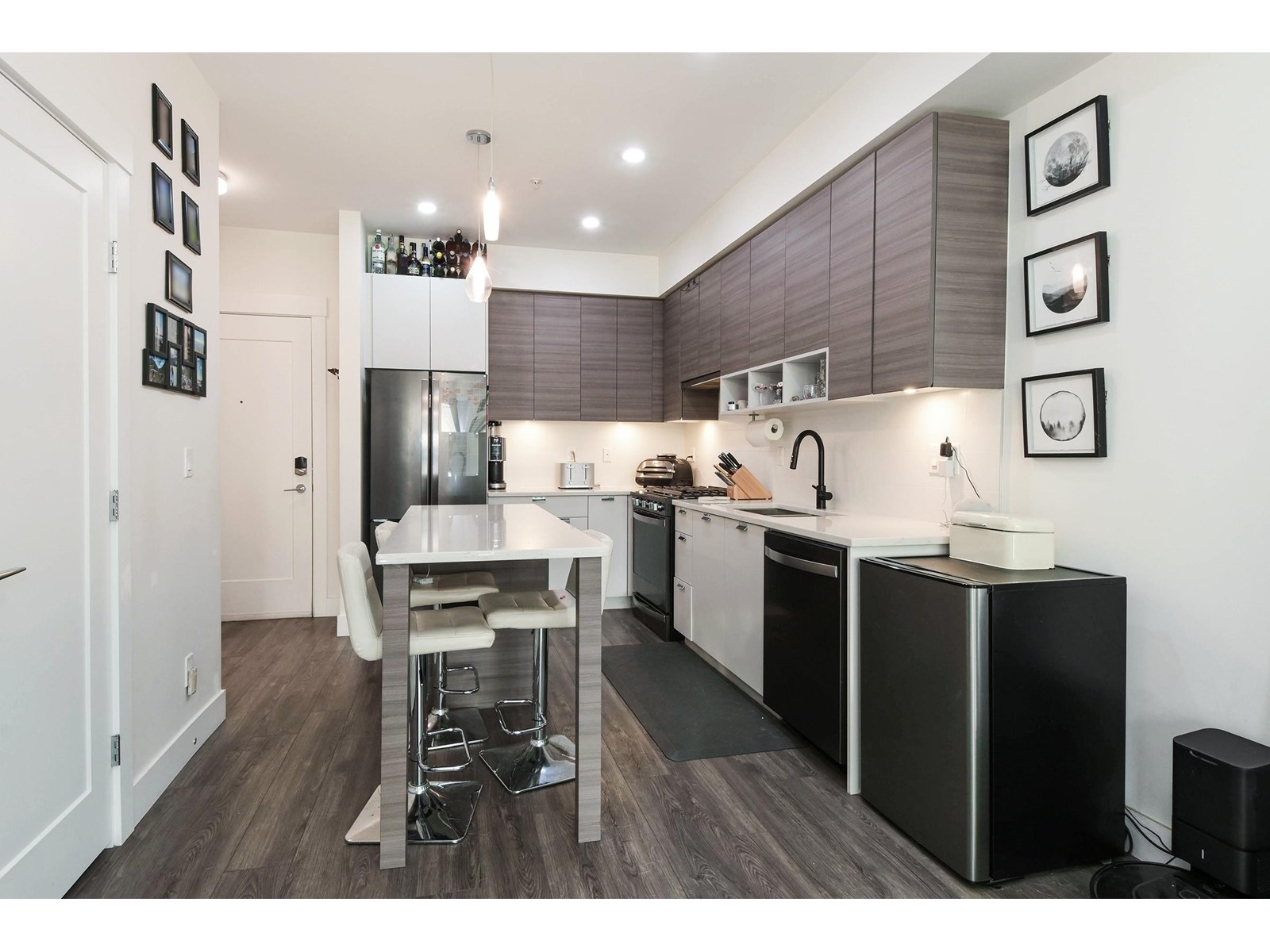 Photo 11 of A 414 20727 Willoughby Town Centre Drive, Langley BC