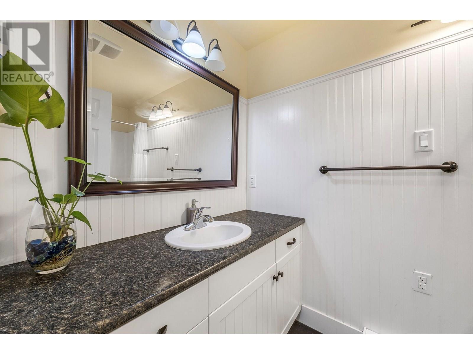 409 135 Ziprick Road, Kelowna