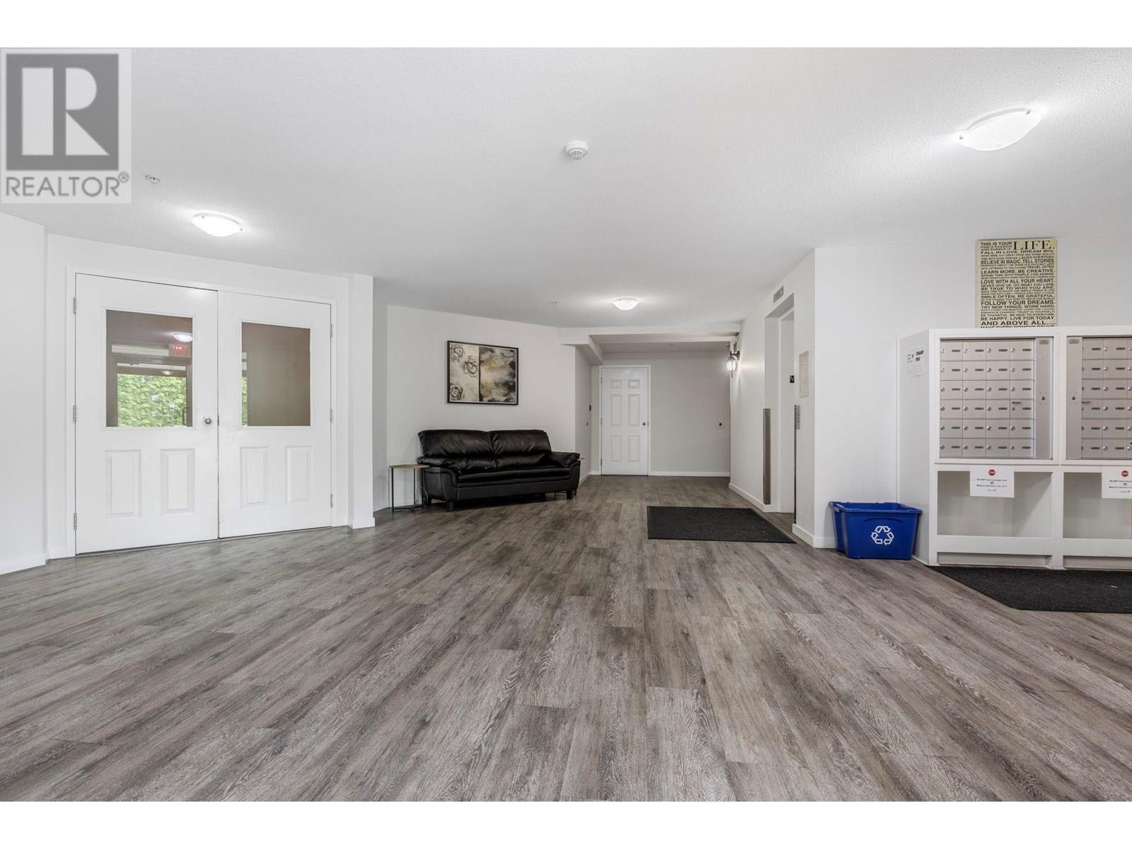 409 135 Ziprick Road, Kelowna