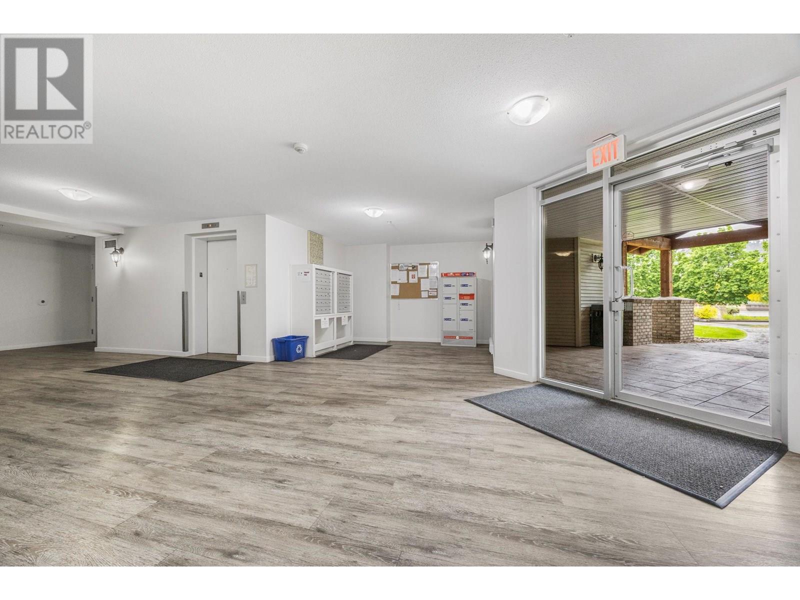 409 135 Ziprick Road, Kelowna
