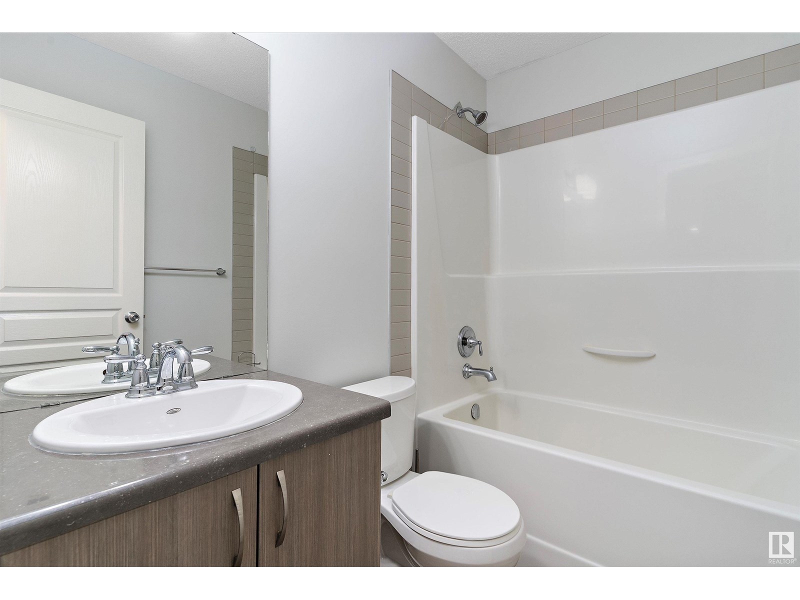 Photo 22 of 17135 38 St Nw, Edmonton AB