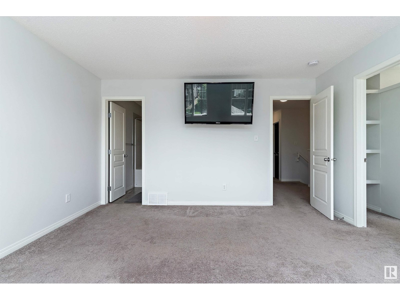 Photo 16 of 17135 38 St Nw, Edmonton AB