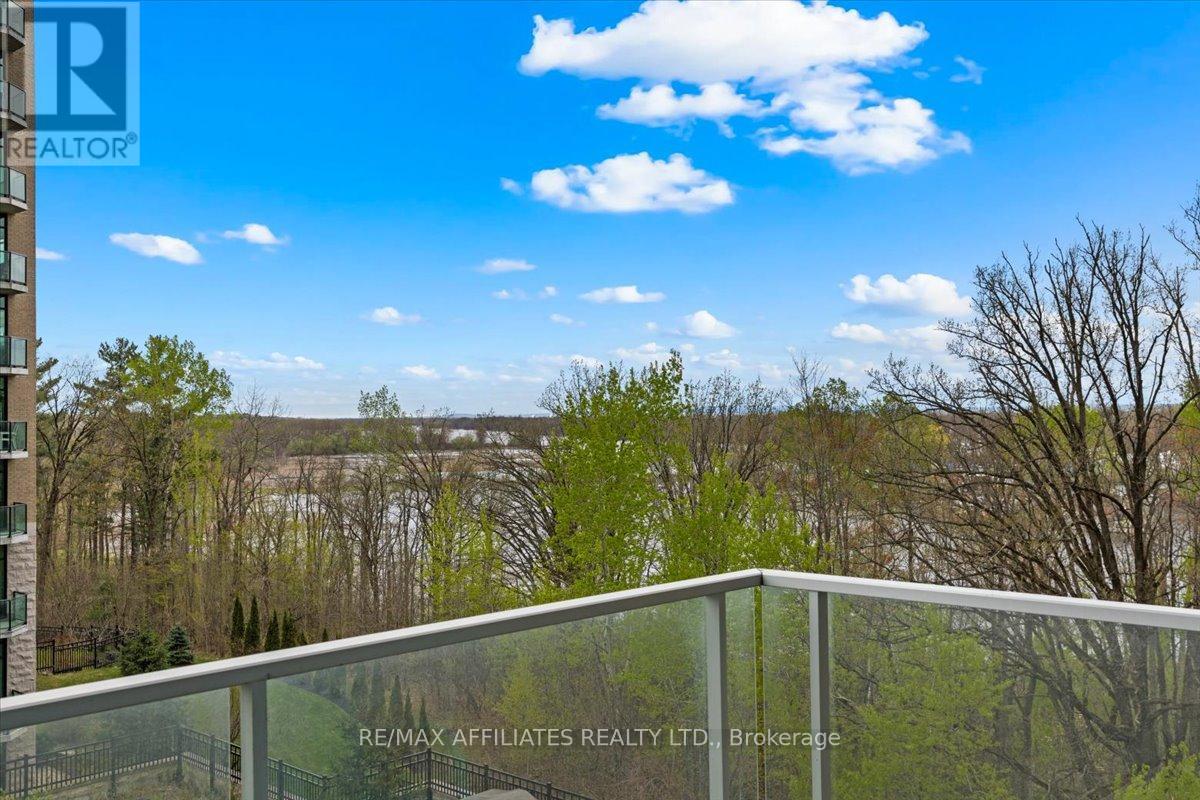 Photo 4 of 407 200 Inlet Private, Ottawa ON
