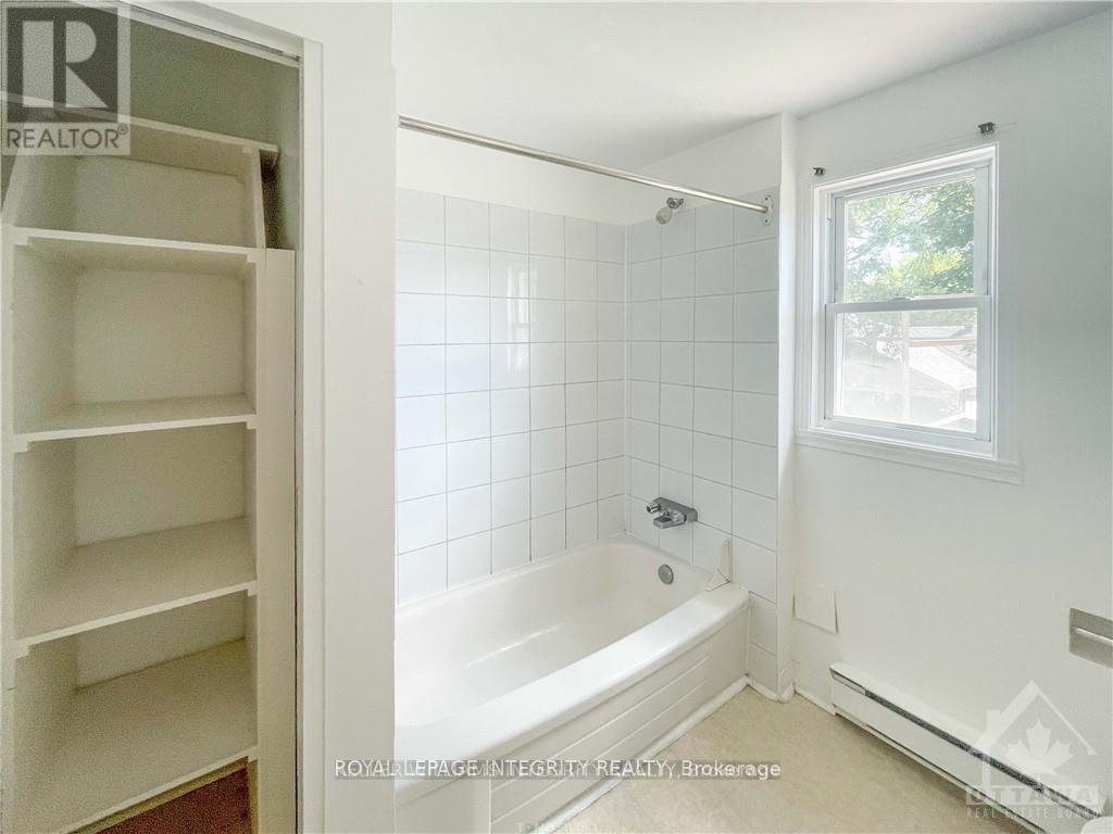 Photo 5 of 3 110 Glynn Avenue, Ottawa ON