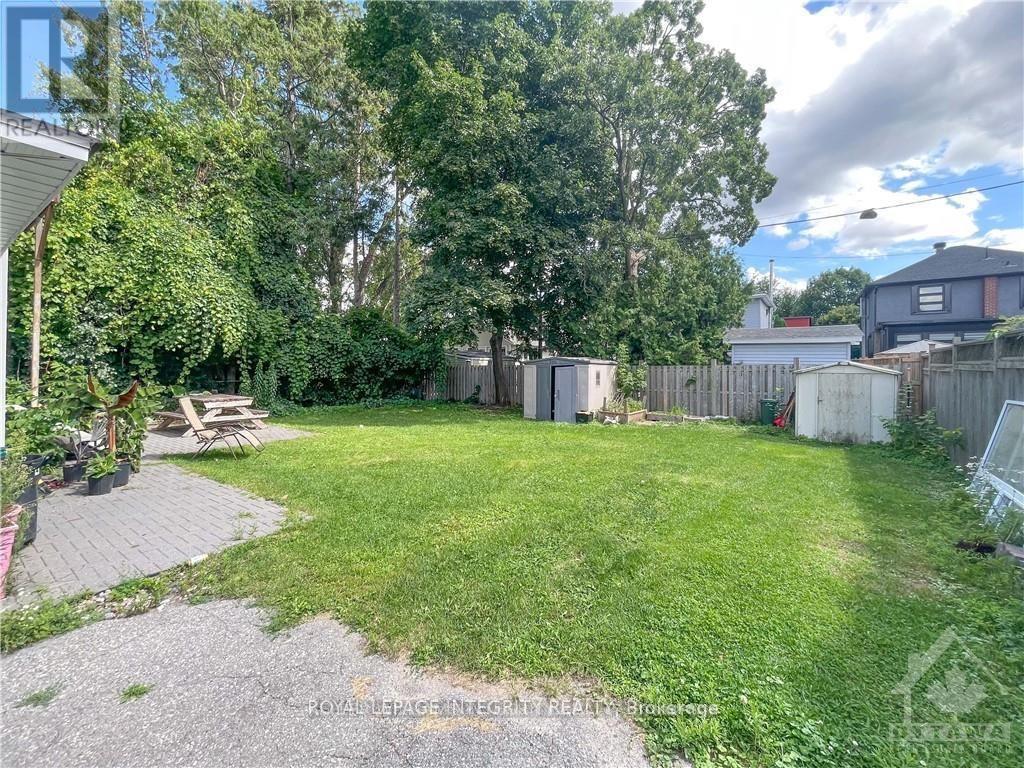 Photo 2 of 3 110 Glynn Avenue, Ottawa ON
