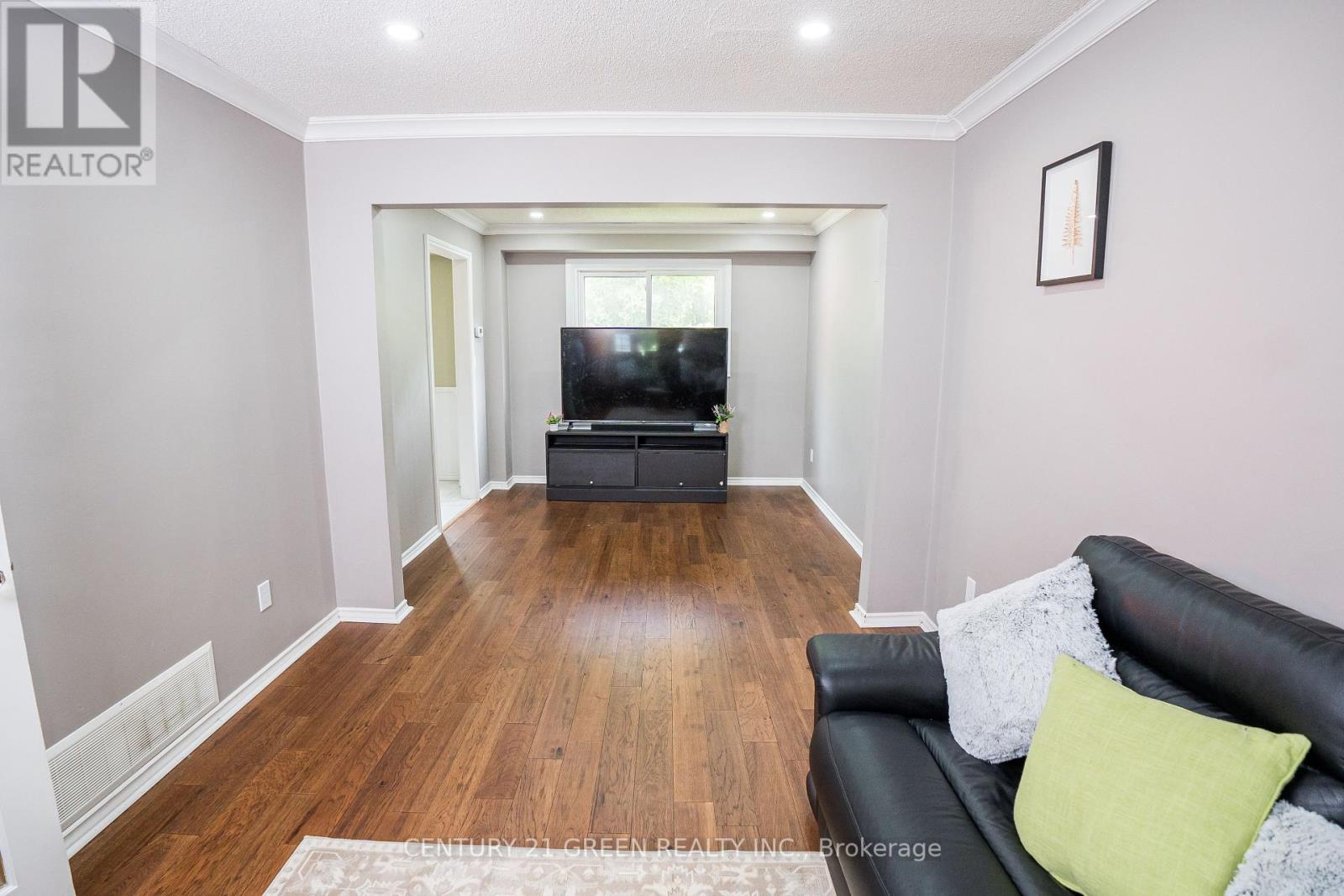 Photo 12 of 13 Alderbrook Drive, Clarington ON