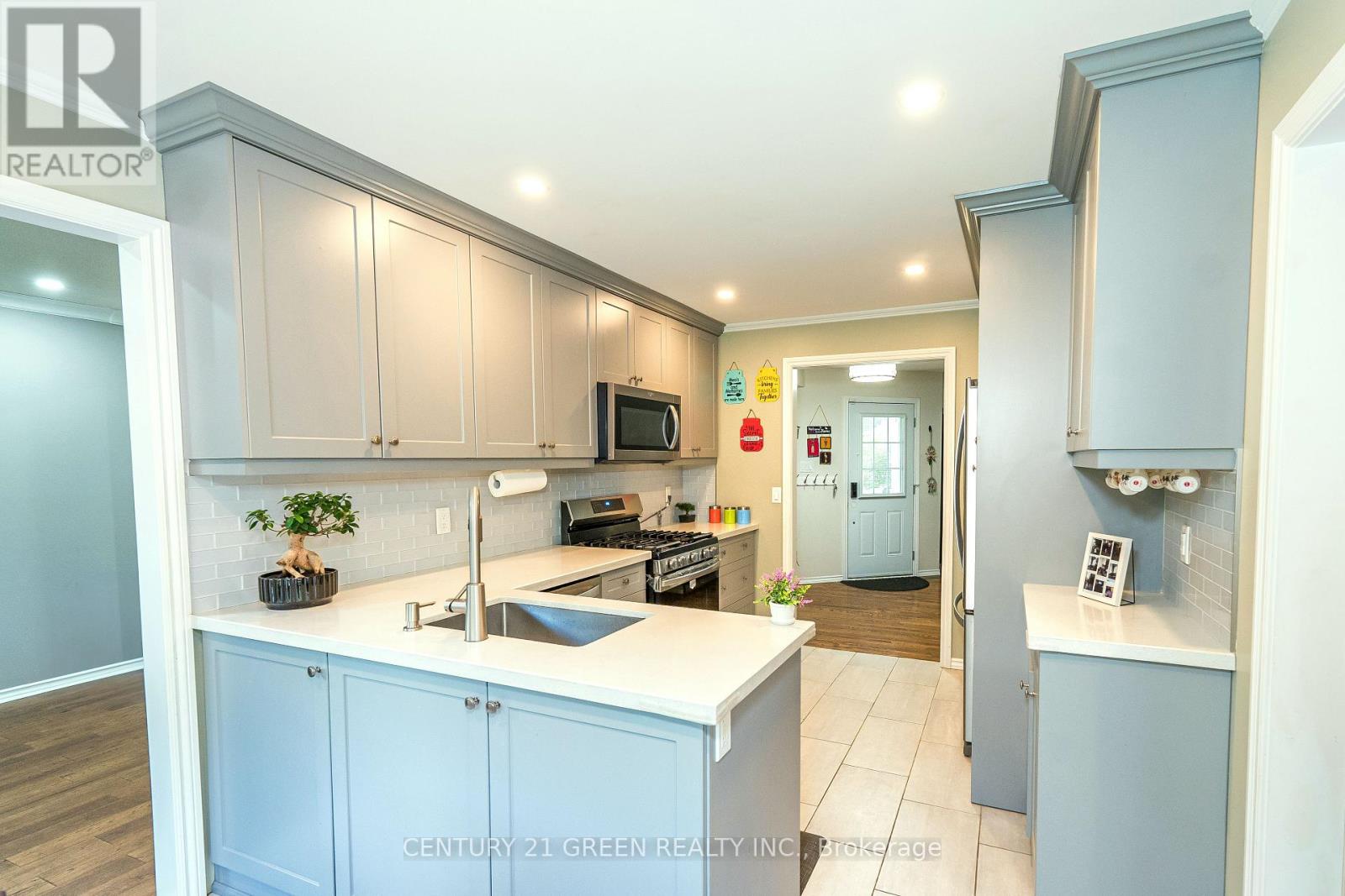 Photo 15 of 13 Alderbrook Drive, Clarington ON