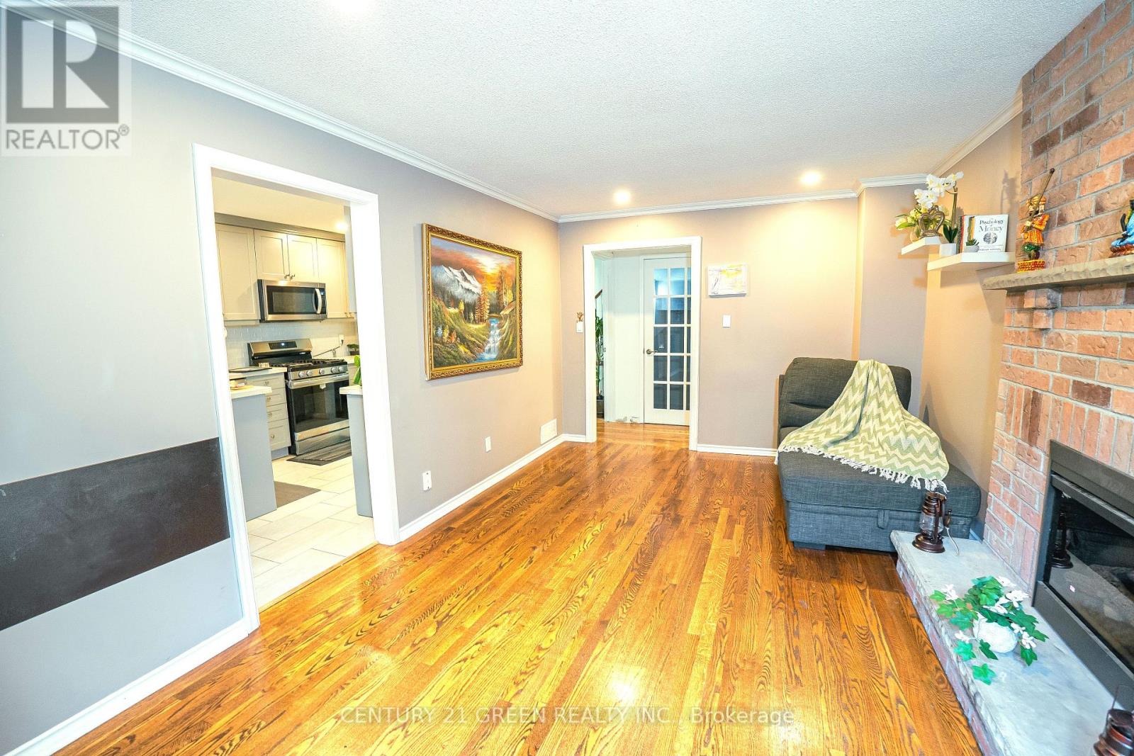 Photo 18 of 13 Alderbrook Drive, Clarington ON