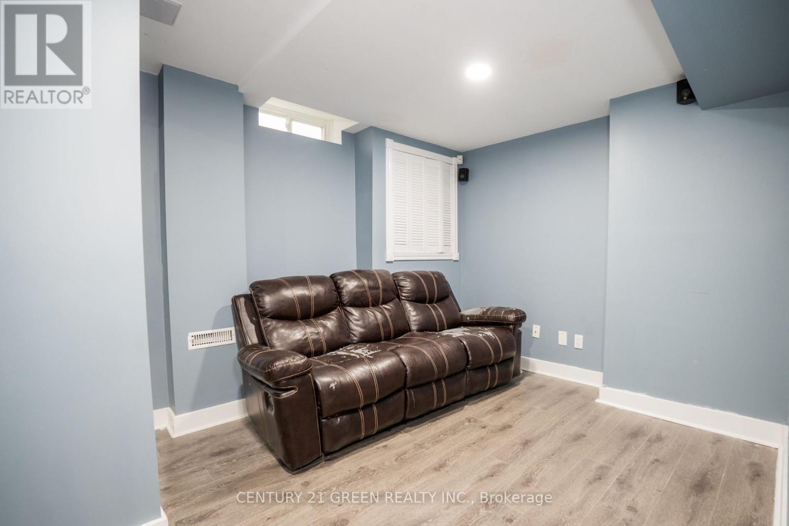 Photo 31 of 13 Alderbrook Drive, Clarington ON