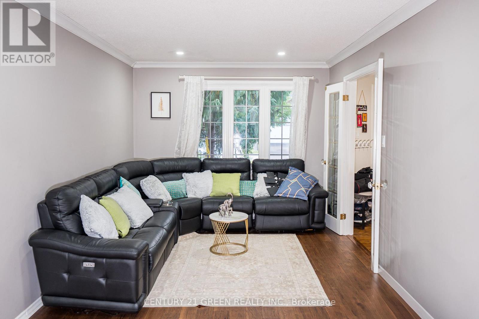 Photo 9 of 13 Alderbrook Drive, Clarington ON