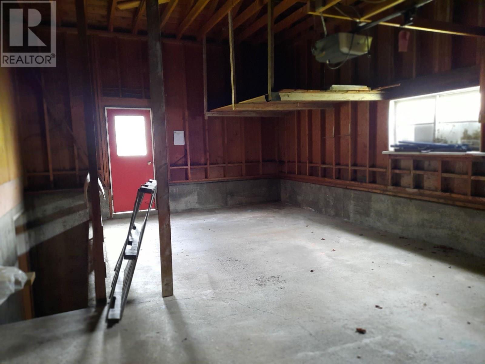 6045 TOWER Road, Grand Forks