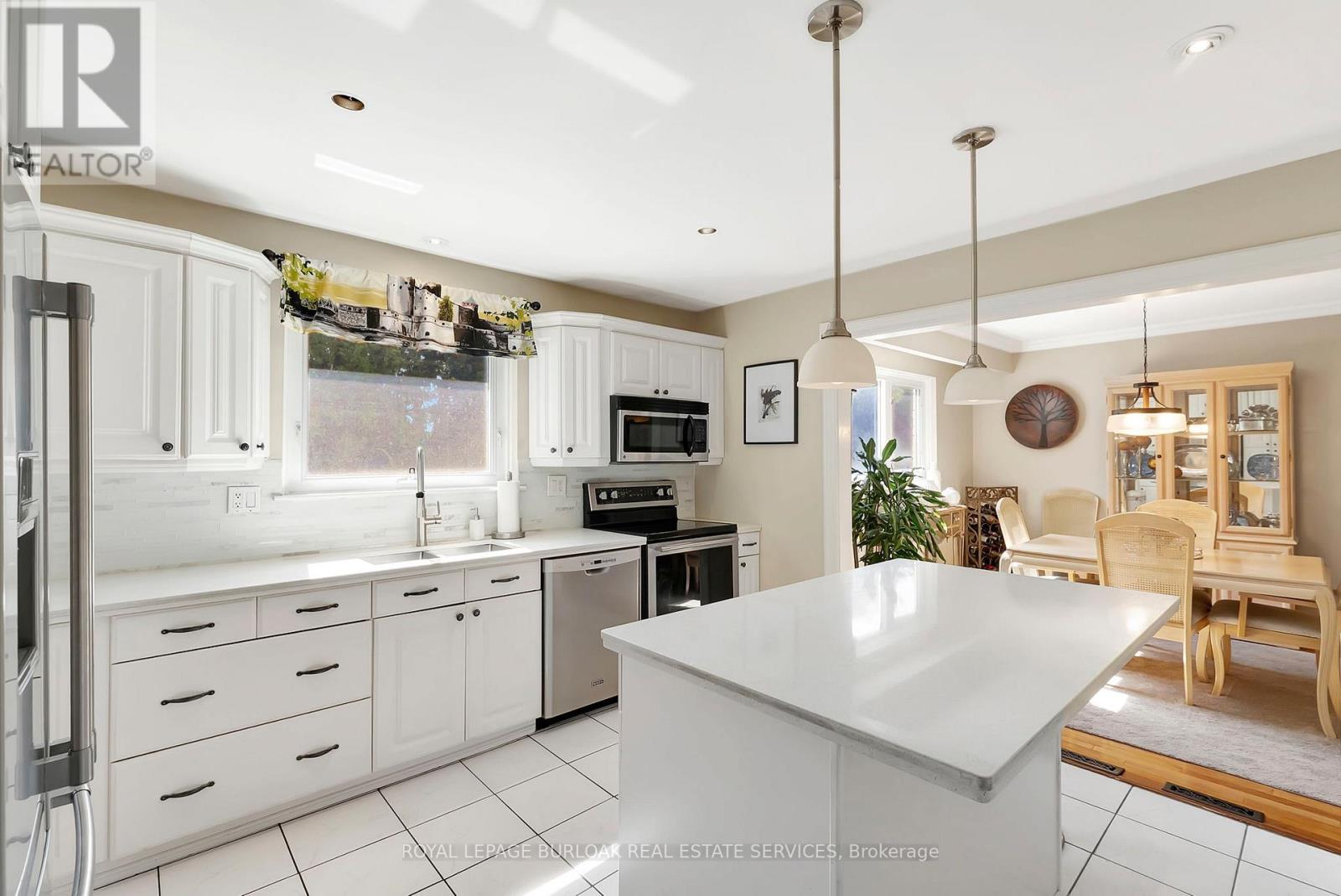 Photo 8 of 2325 Duncaster Drive, Burlington ON