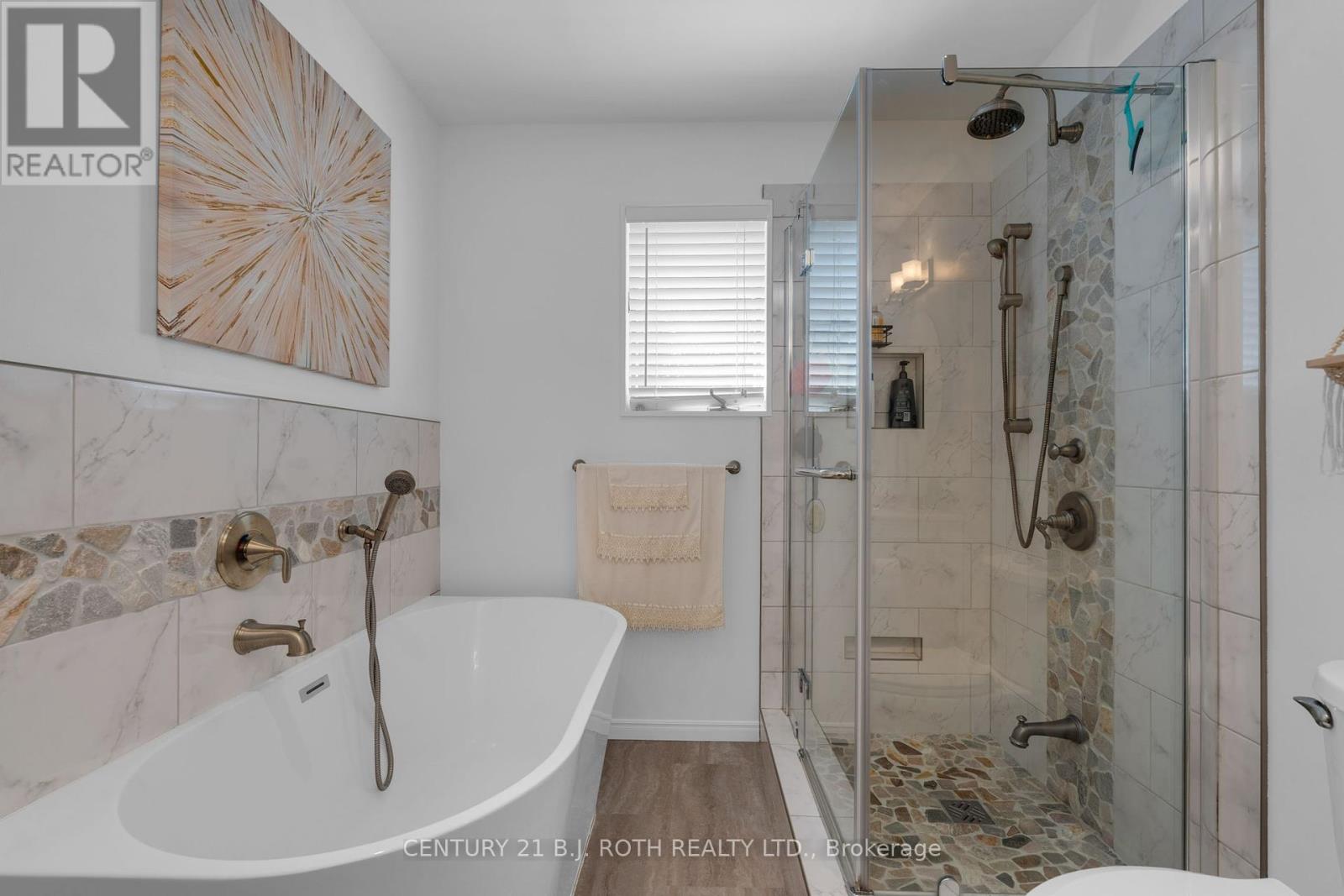 Photo 13 of 175 Segwun Boulevard, Gravenhurst ON