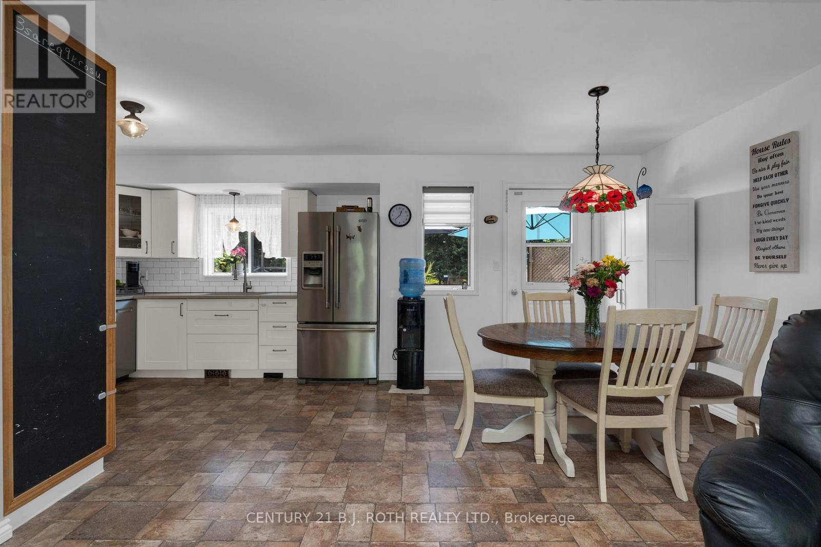 Photo 8 of 175 Segwun Boulevard, Gravenhurst ON