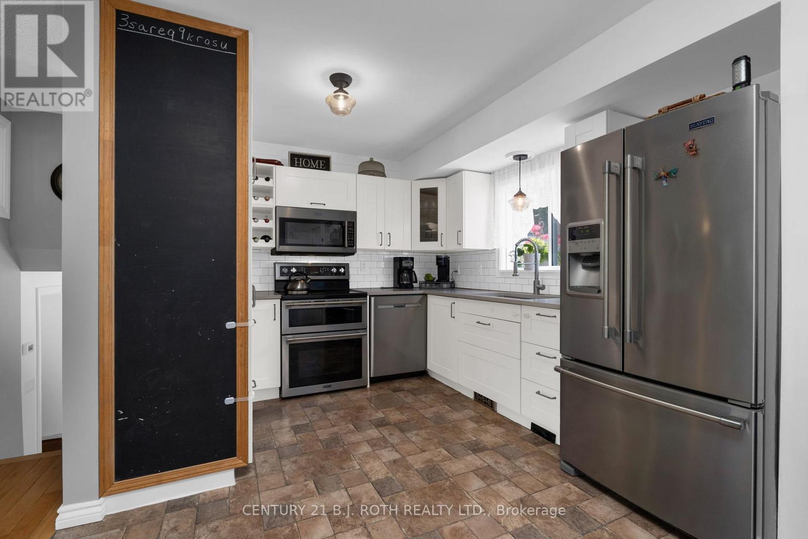 Photo 9 of 175 Segwun Boulevard, Gravenhurst ON