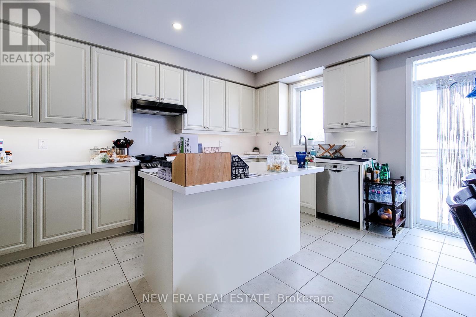 Photo 24 of 24 Esther Crescent, Thorold ON