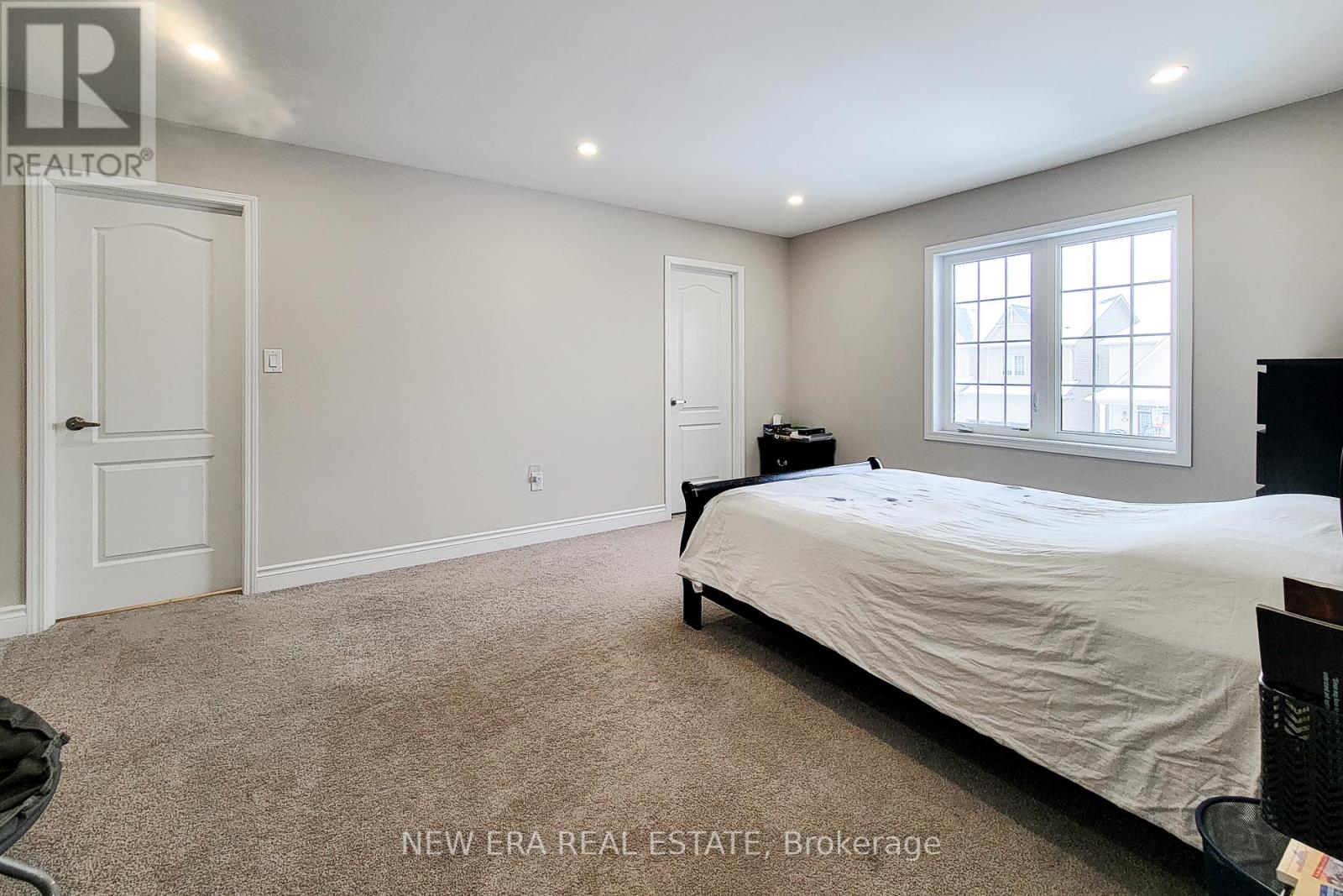Photo 38 of 24 Esther Crescent, Thorold ON