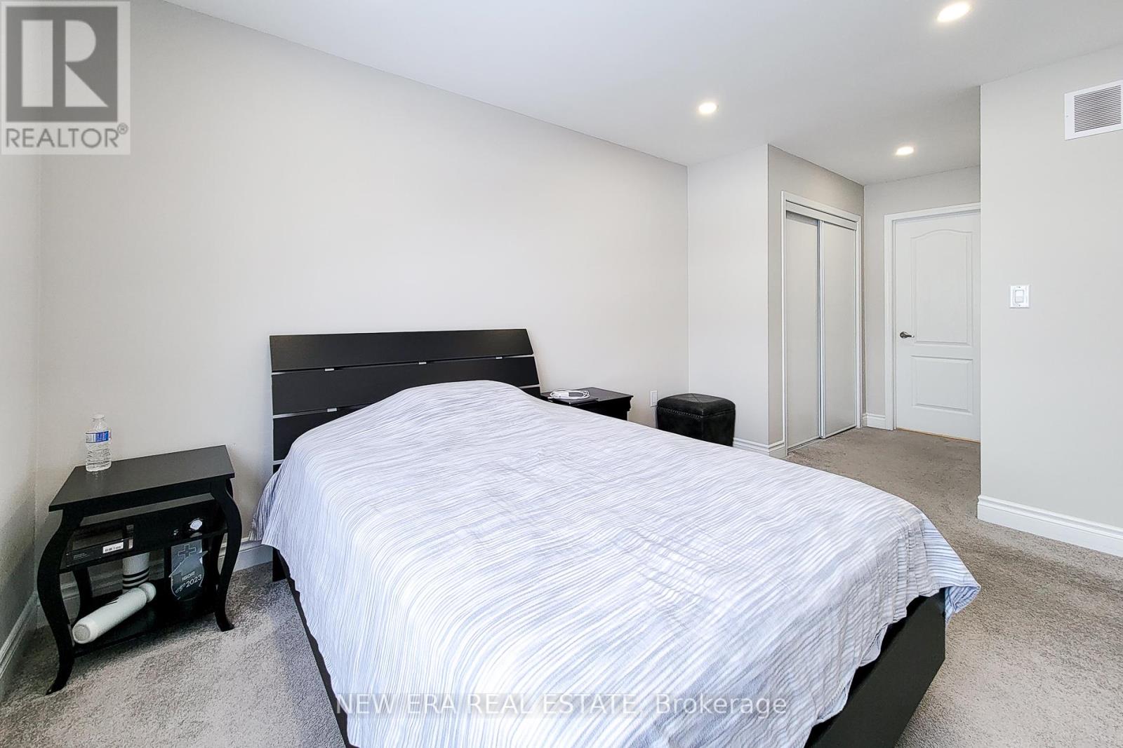 Photo 32 of 24 Esther Crescent, Thorold ON