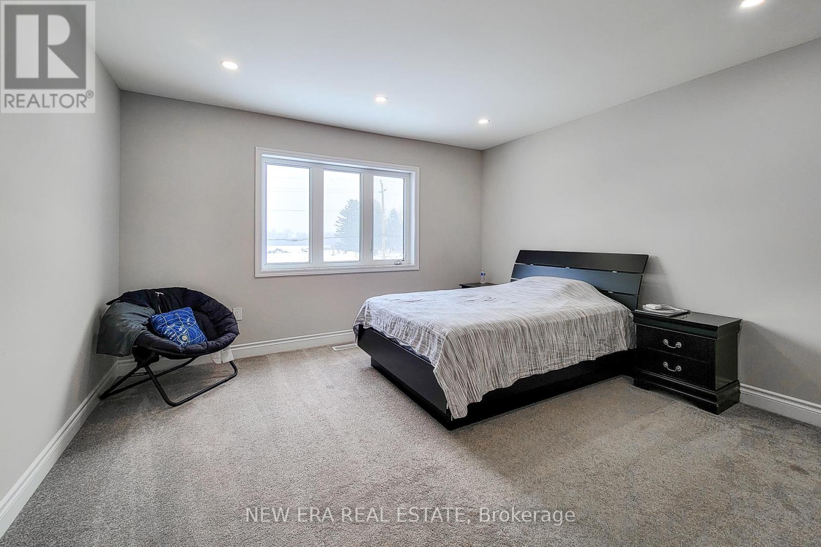 Photo 39 of 24 Esther Crescent, Thorold ON