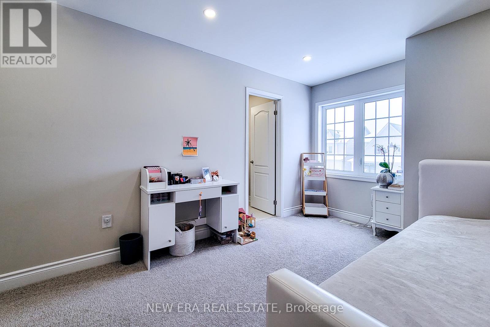 Photo 23 of 24 Esther Crescent, Thorold ON