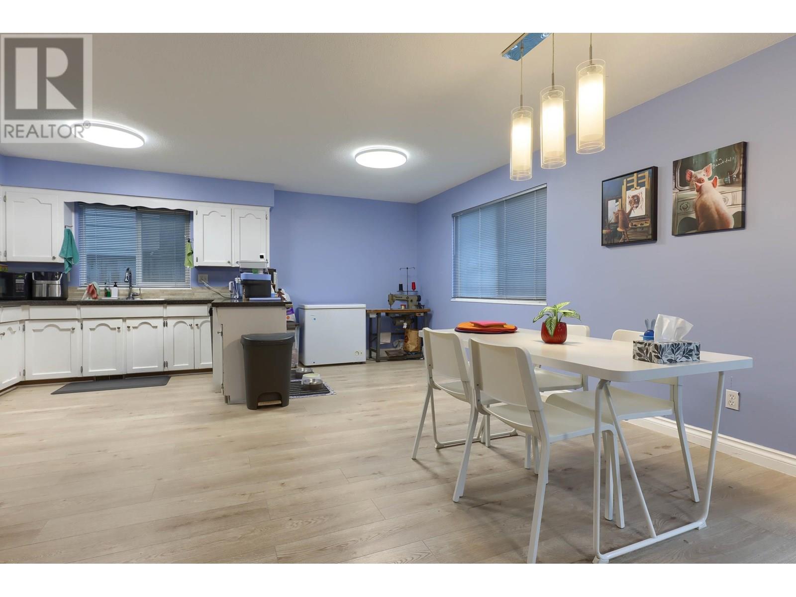 Photo 3 of 8800 Ashby Place, Richmond BC