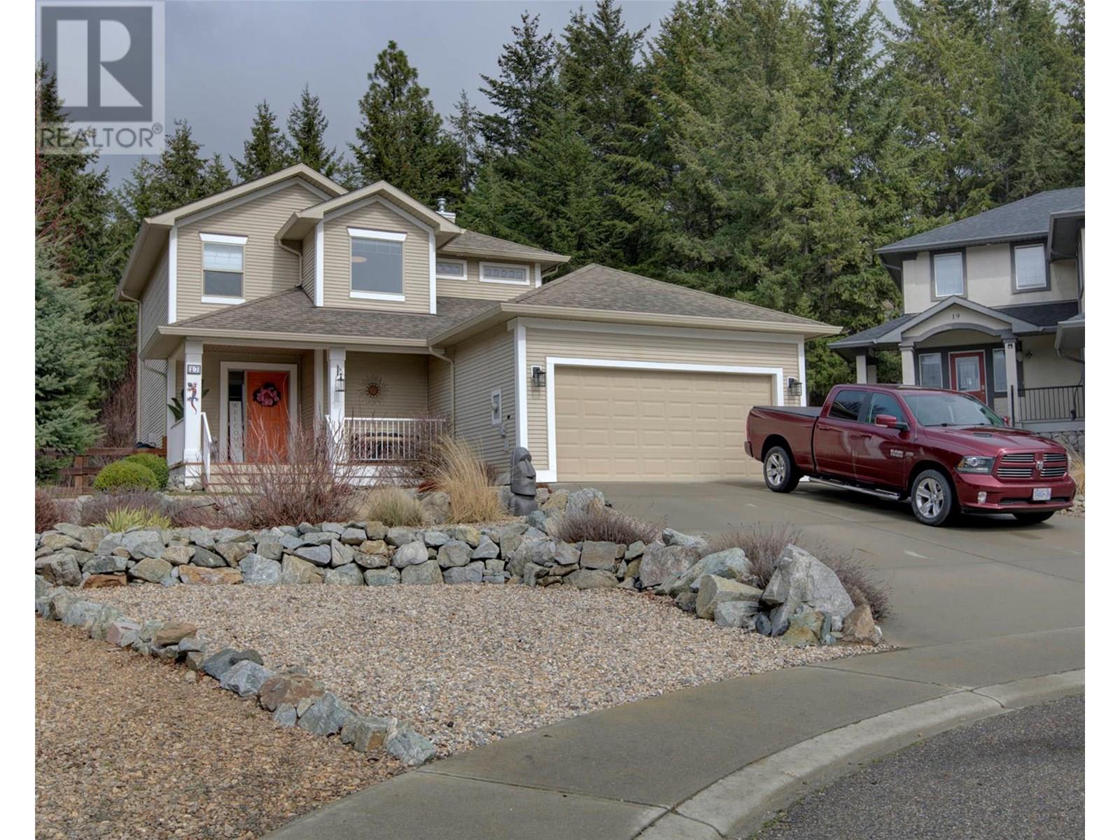 Photo 3 of 17 Kestrel Court, Vernon BC