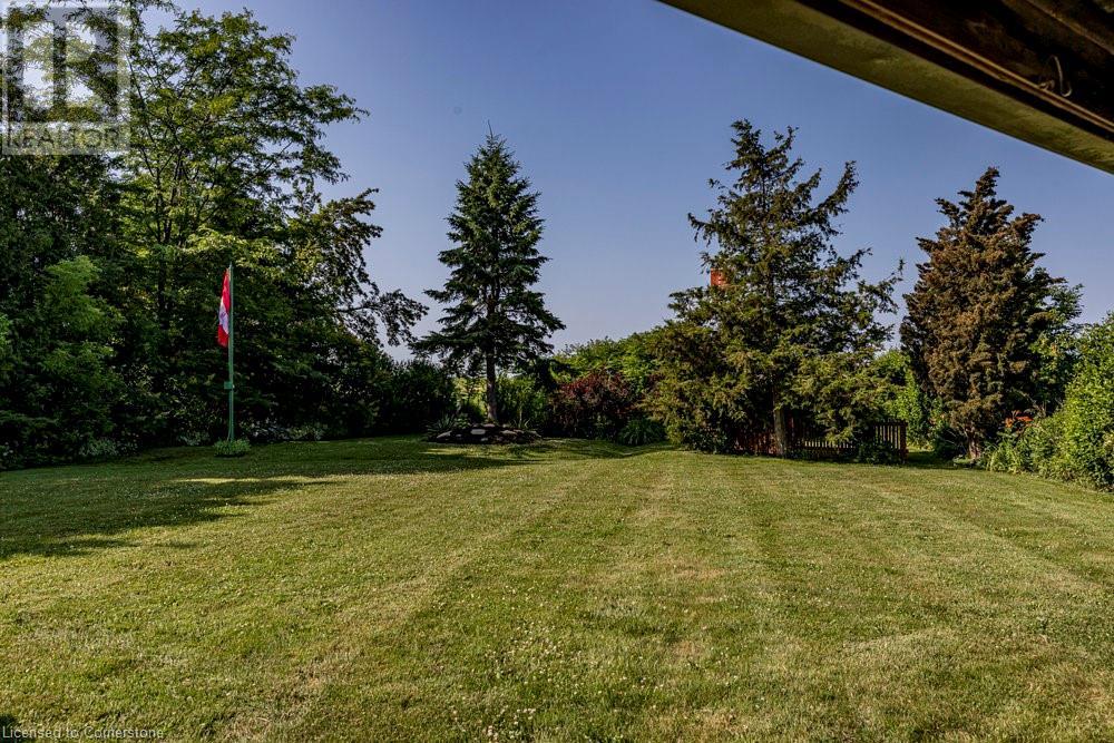 Photo 7 of 8477 Dickenson Road E, Hamilton ON