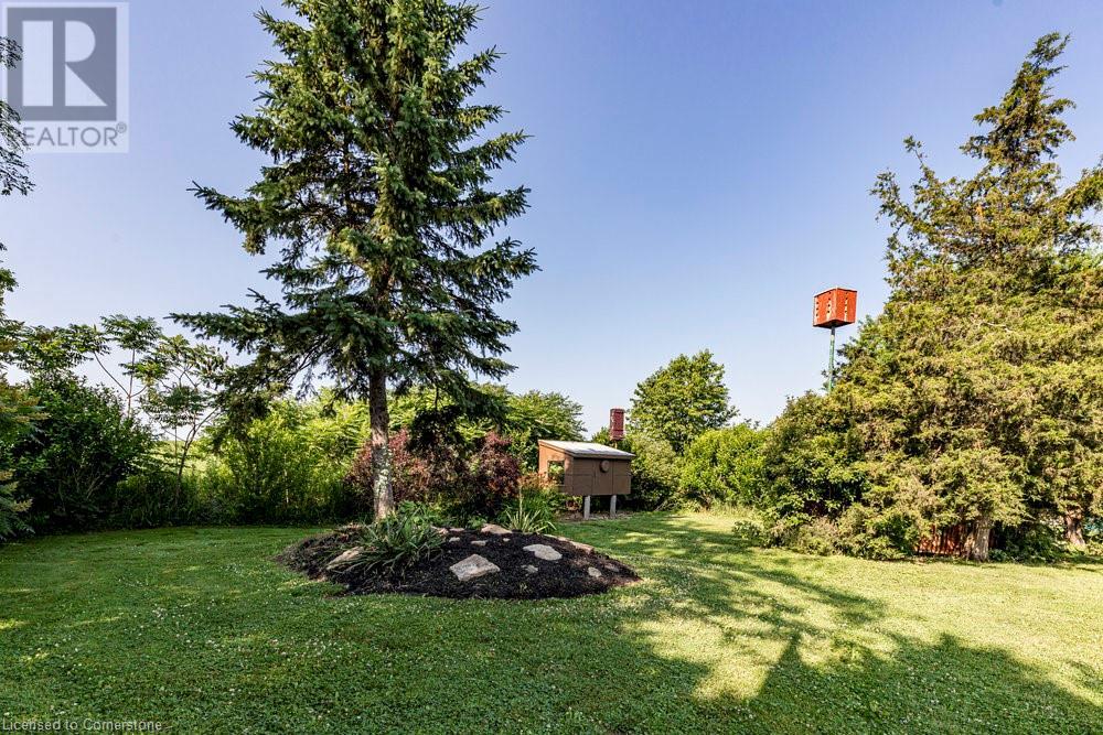 Photo 11 of 8477 Dickenson Road E, Hamilton ON