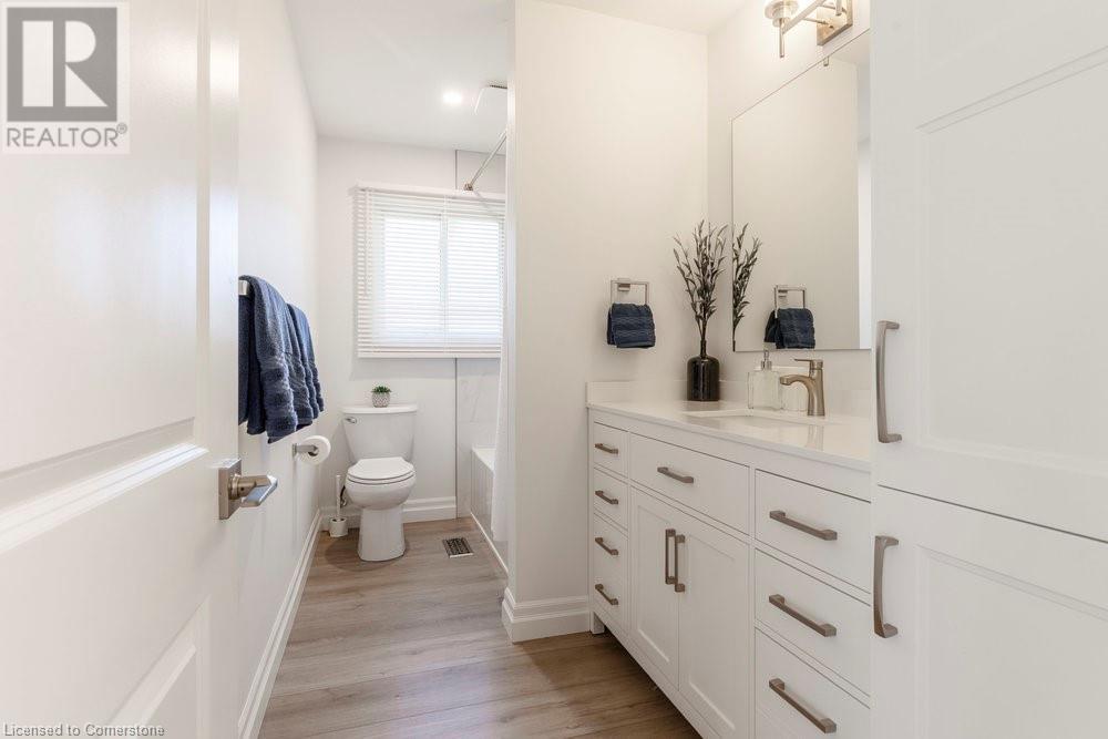 Photo 19 of 8477 Dickenson Road E, Hamilton ON