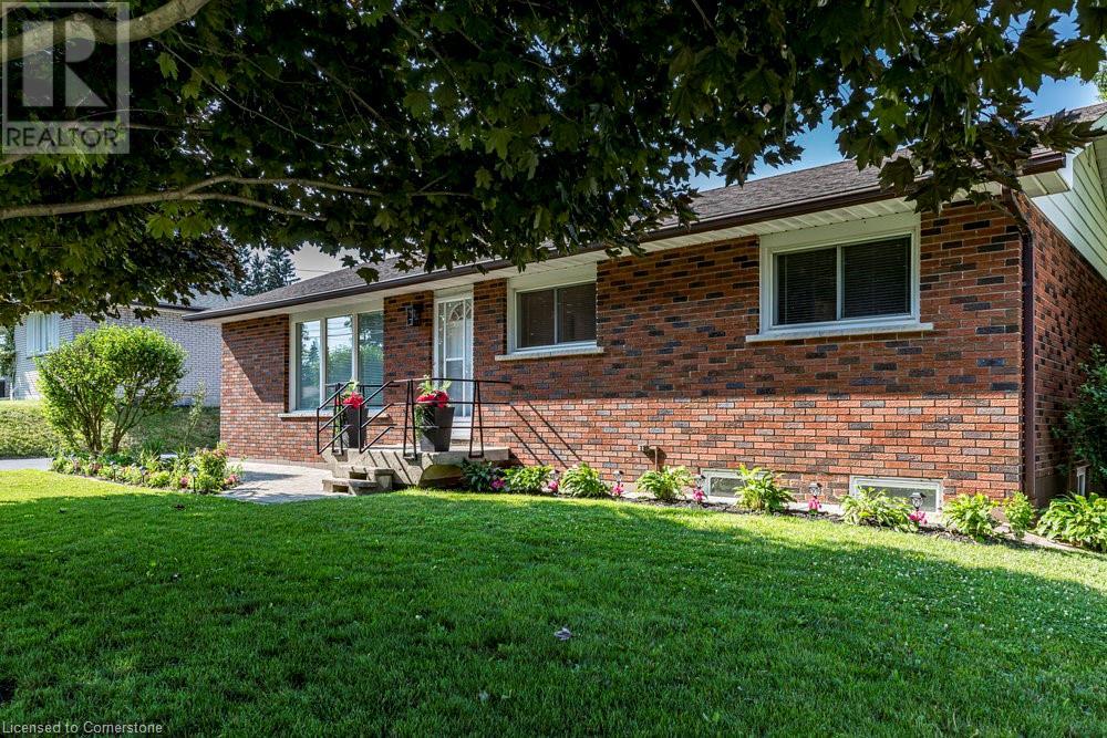 Photo 35 of 8477 Dickenson Road E, Hamilton ON