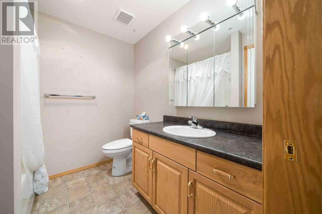 Single Family House for Sale in   Southview Drive SE Connaught Medicine Hat 